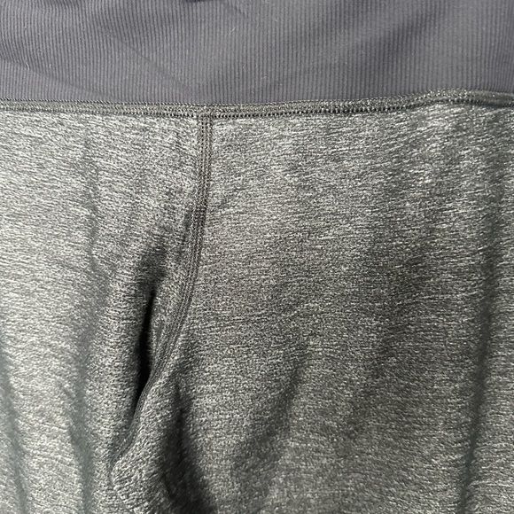 Lululemon Clam Digger Crops Heathered Deep Coal Size 6 - Picture 6 of 10